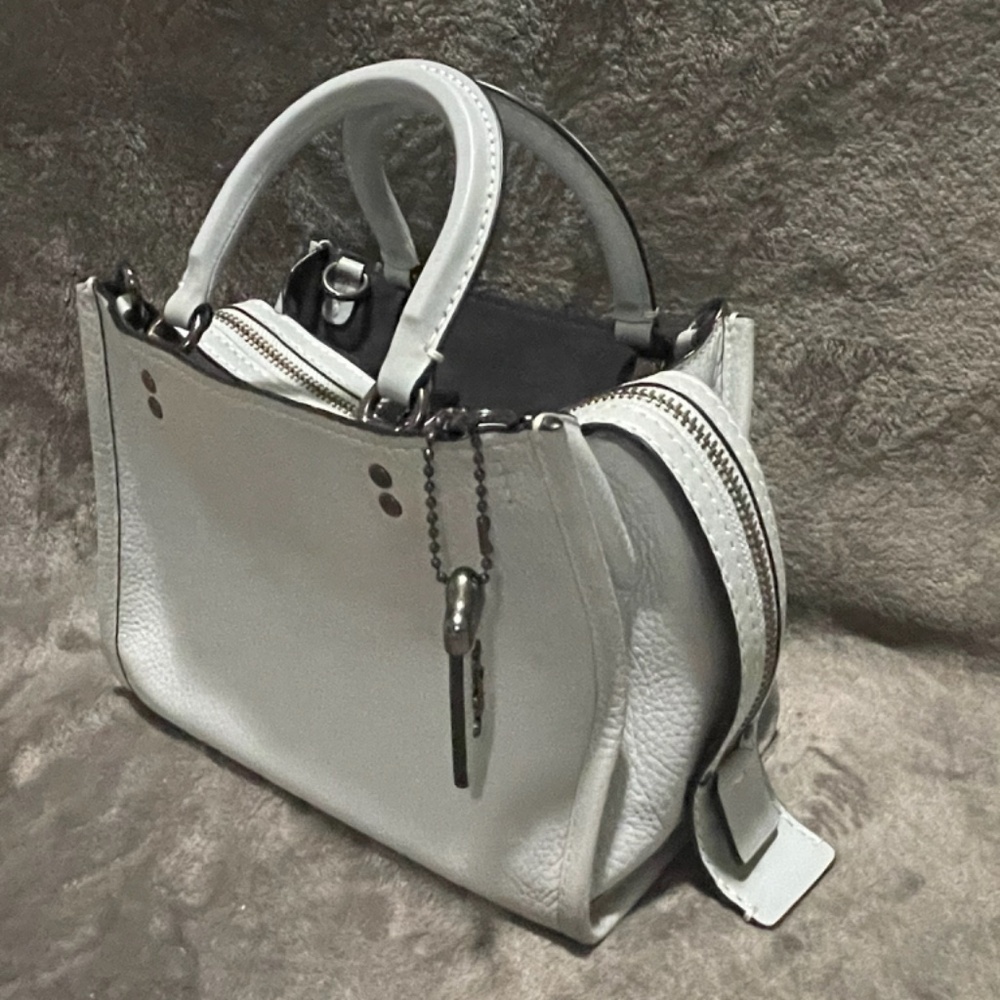 1941 Coach Rogue 25